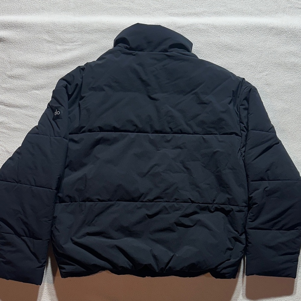 ALO Yoga Stretch Woven Street Puffer Jacket - Picture 2 of 6